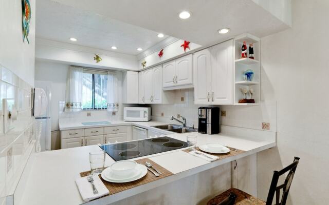 Runaway Bay Resort by BBG