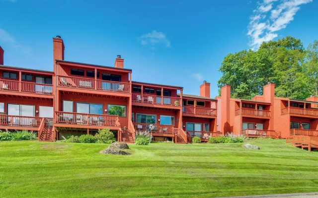 Waterfront Community: Lake Winnipesaukee Retreat!