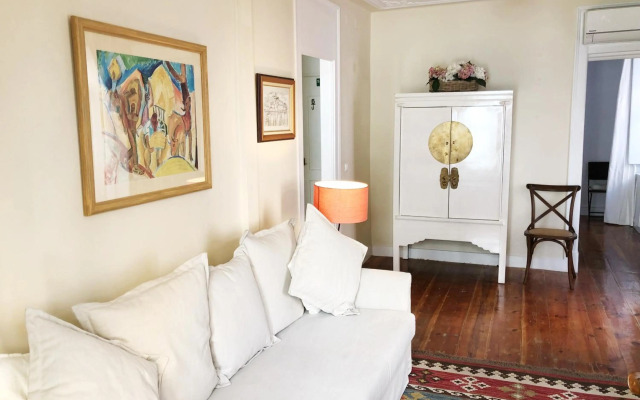 Remodeled Historic Apartment in Bairro Alto