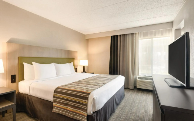 Country Inn & Suites by Radisson, La Crosse, WI