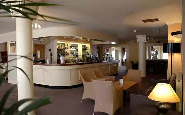 The Hotel Victoria