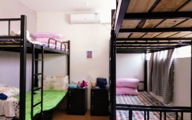 Loving Chengdu Youth Hostel