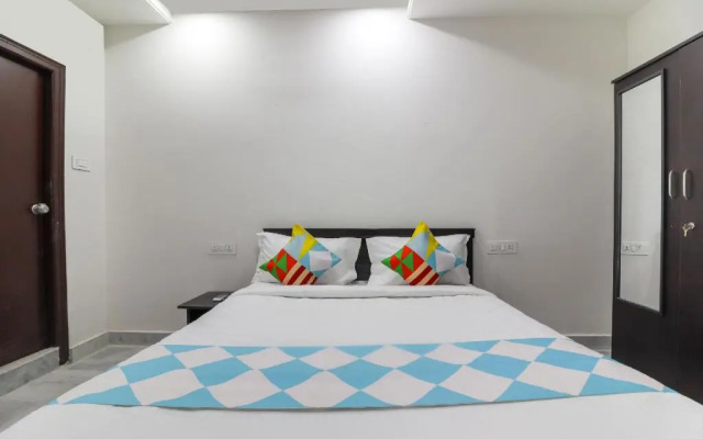 OYO Flagship 75583 Thatipally Mansion