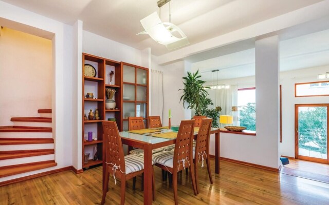 Amazing Home in Mundanije With Wifi and 3 Bedrooms