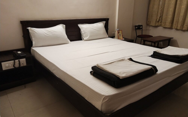 OYO 10394 Hotel Geo