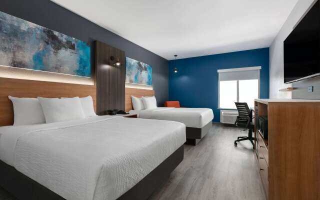 La Quinta Inn & Suites by Wyndham Ft. Worth - Burleson