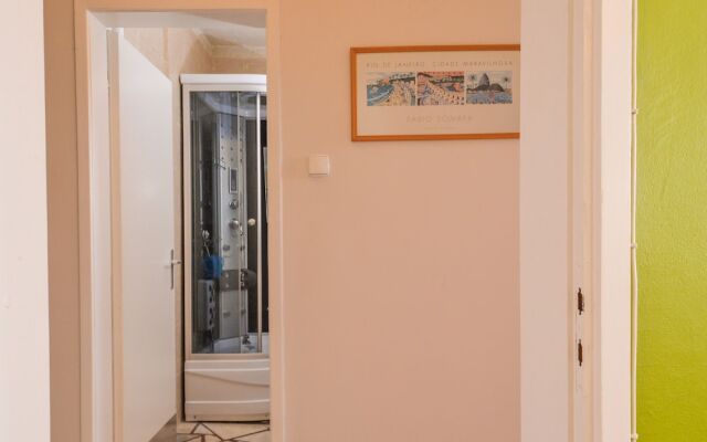 FM Deluxe 2-BDR Apartment - Our Home Is Your Home