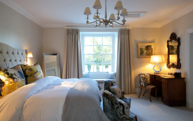 Storrs Hall Hotel