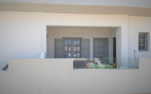 Thania Seaside Smotel - Adults Only