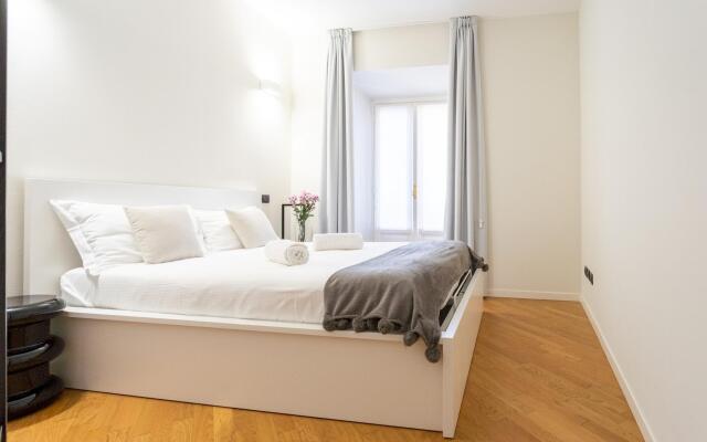 White Flat in Como City Center by Rent all Como
