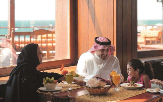 Al Nawras Island Resort