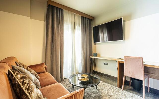 On Suites Sevilla Apartments designed for adults