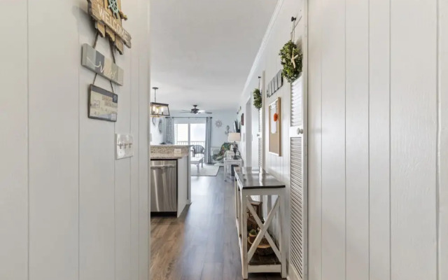 Ocean Pier Beach-view Condos