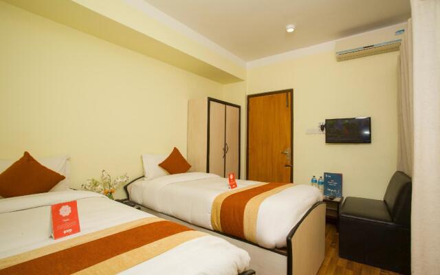 OYO 156 Hotel Sweet Town