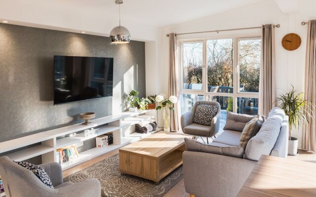 St Helens - Lodge - Sleeps 4 - Pets Allowed - Pool