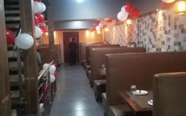 Airport Hostel 13