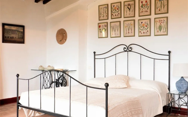 Villa in Umbria With Private Pool & Valley Views