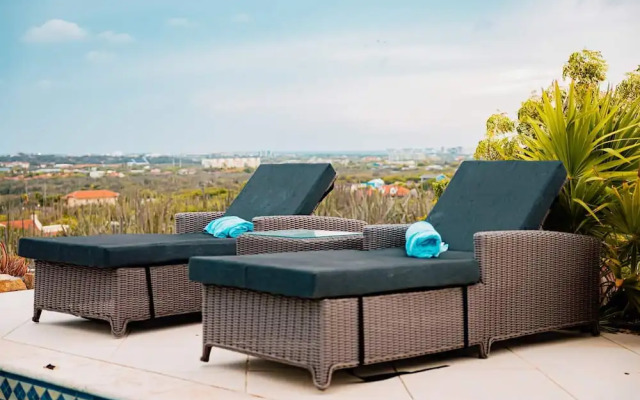 Hillside Retreat in Noord