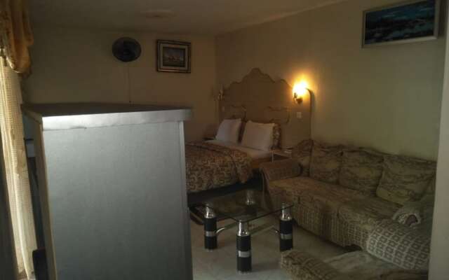 Owoods Annex Hotel