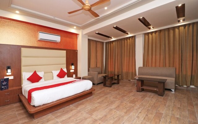 OYO 14766 Pacify Hills