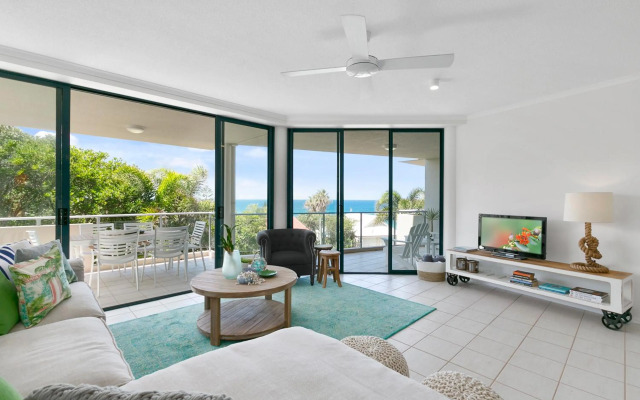 Sunny and spacious Sunshine Beach