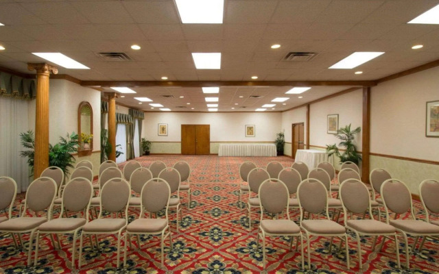 Ramada Stuart