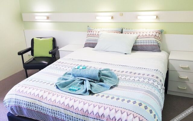 Mollymook Ocean View Motel Reward Long Stays - Over 18's Only