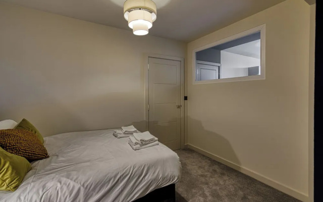 Renaissance House Apartments