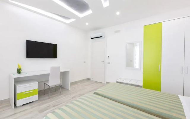 New & Stylish two Bedroom Apartment with Balconies