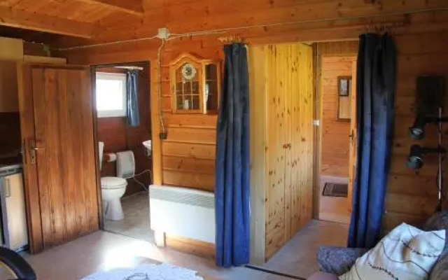 Haus Seerobbe-Blockhaus im Garten