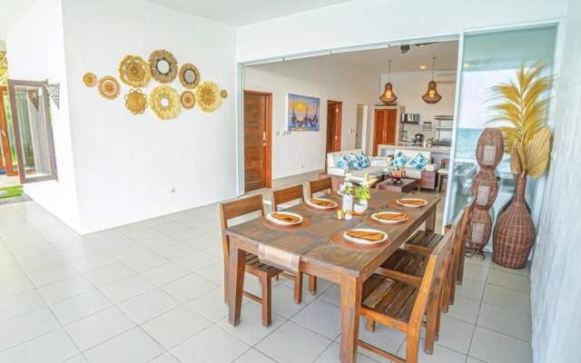 Air Sanih Beach Villa