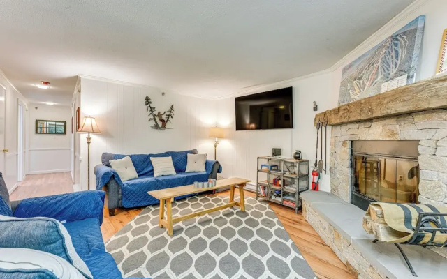 Renovated Ski-in/ski-out Peru Condo at Bromley Mtn