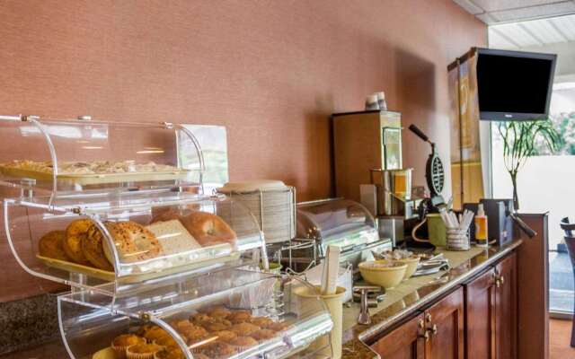 Quality Inn Waterbury East