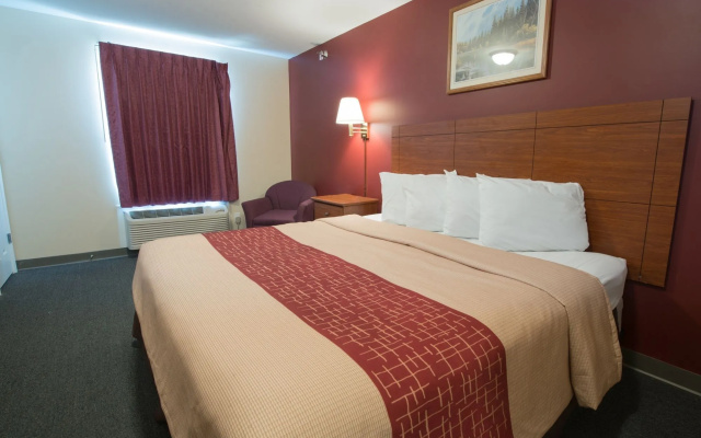 Red Roof Inn & Suites Dickinson
