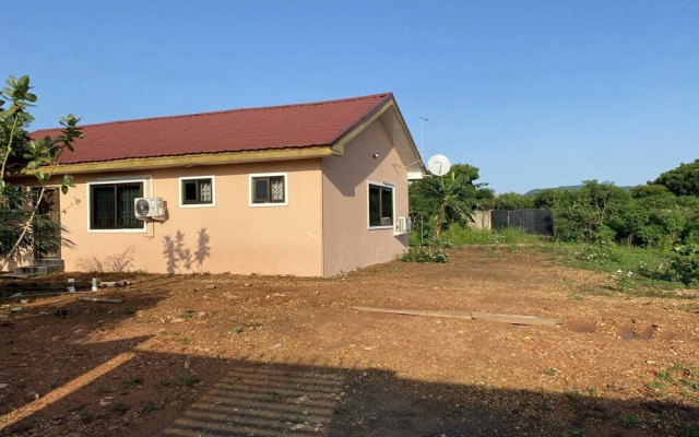 Oyibi New Furnished House - Charming 3 Bedroom