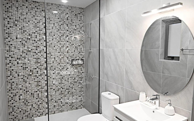 Golden Tree Apartment