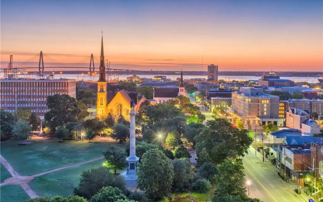 Cambria Hotel Charleston Riverview