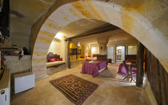 Travel Inn Cave Hotel