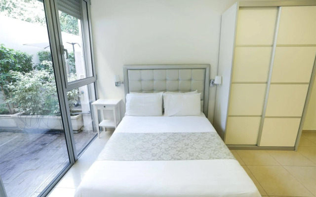 Sea Land Suites