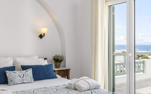 Pelican Bay Hotel