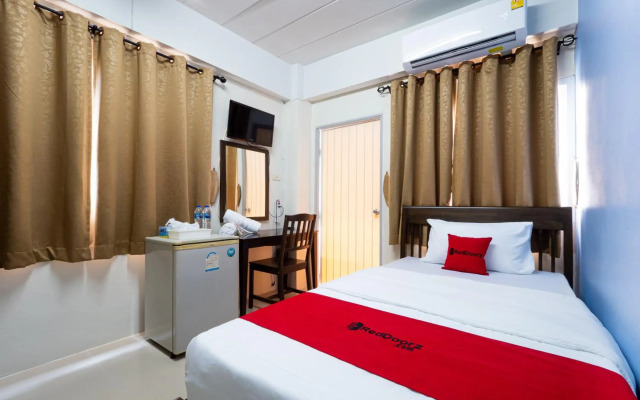 Reddoorz SI - FAH @ Bangsaen Hotel