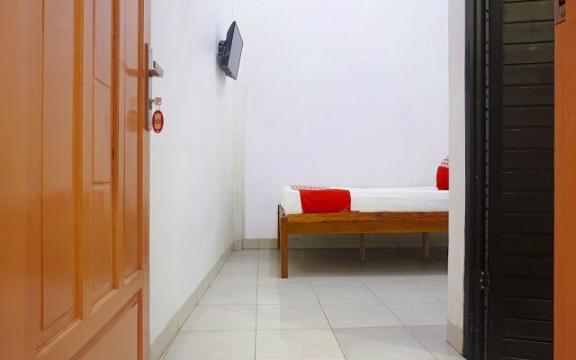 Almeerah Homestay Syariah by OYO Rooms