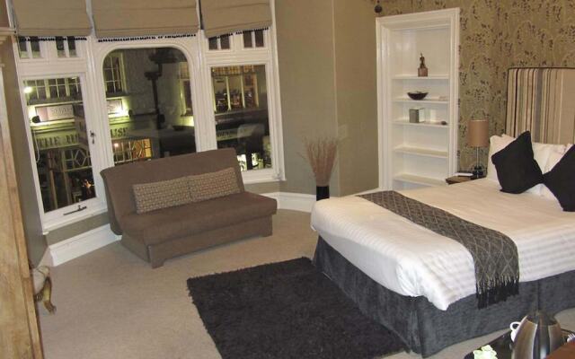 Monties Guest House