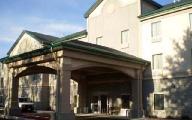 Quality Inn And Suites Fishkill South Near I-84