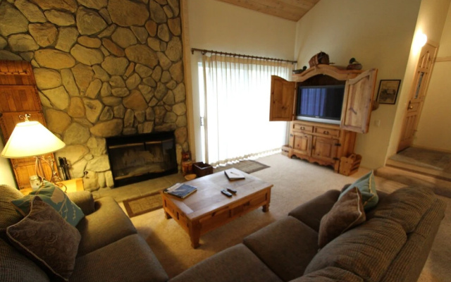 Snowcreek #562 3 Bedroom Condo
