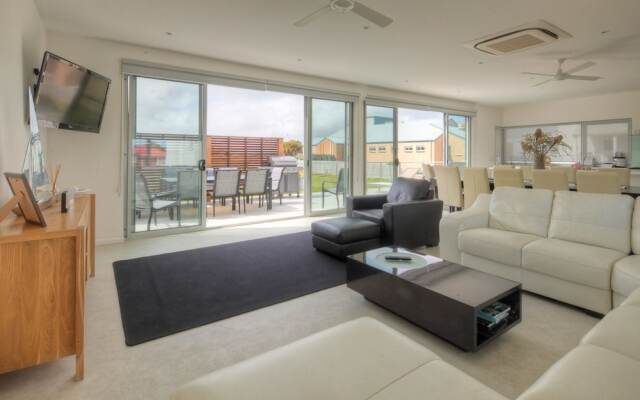 Villa Moyne - located in a quiet cul de sac and designed for beach families