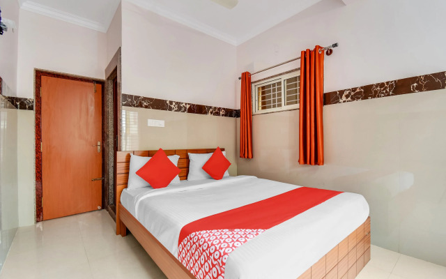 OYO 43308 Sri Sai Guru Comforts