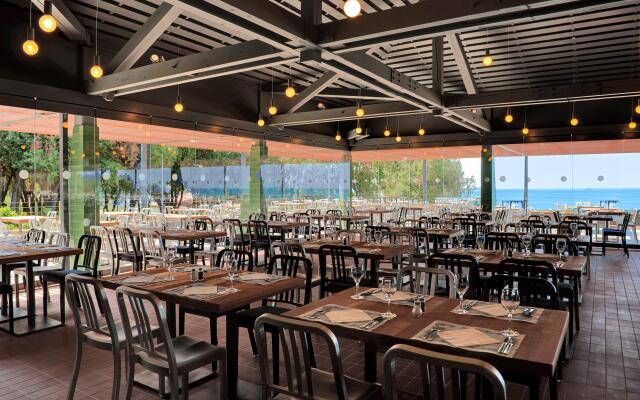 Maistra Select Amarin Resort