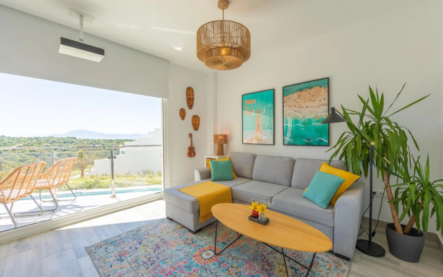 Views, Terrace & Pool - Fibre WIFI - SimplyTarifa