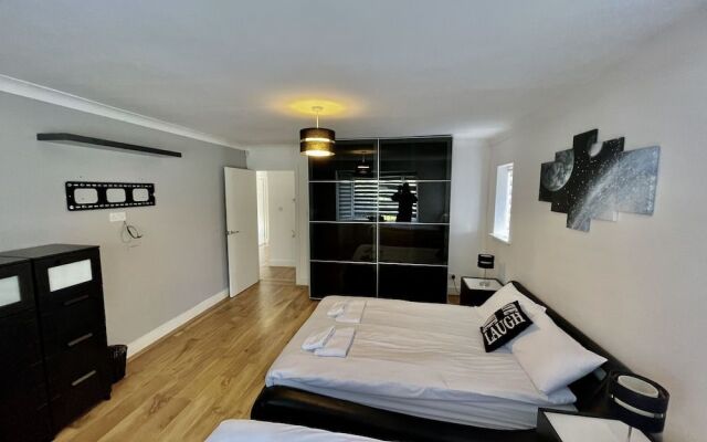 Four Corners Holiday Home with Hot Tub & Sauna